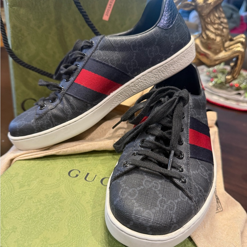 Gucci Men's Black Sneakers with Red Stripe